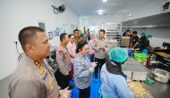 Permalink ke Kapolri dan Ketua Komisi IV DPR Tinjau SPPG YKB Polres Karanganyar, Dukung Penuh Program MBG
