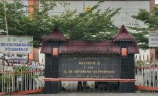 Permalink ke Dua Kali Dinonaktifkan, Nasib Kepsek SMKN 3 Pekanbaru Picu Tanda Tanya Publik Permalink ke Dua Kali Dinonaktifkan, Nasib Kepsek SMKN 3 Pekanbaru Picu Tanda Tanya Publik