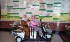 Permalink ke Permudah Mobilitas Pasien, RSUD Arifin Achmad Hadirkan Motor Listrik Gratis