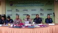 Permalink ke Sadis! Menantu Diduga Jadi Otak Perampokan dan Pembunuhan Lansia di Rumbai, Empat Pelaku Ditangkap Permalink ke Sadis! Menantu Diduga Jadi Otak Perampokan dan Pembunuhan Lansia di Rumbai, Empat Pelaku Ditangkap