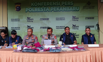 Permalink ke Sadis! Menantu Diduga Jadi Otak Perampokan dan Pembunuhan Lansia di Rumbai, Empat Pelaku Ditangkap