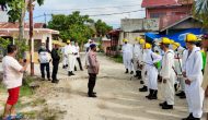 Permalink ke Kelurahan Tuah Madani Bersama Tim Brimob Polda Riau Lakukan Penyemprotan Disinfektan