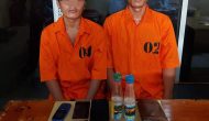 Permalink ke 1 Dari 2 Pelaku Narkoba Yang Diciduk Polsek Tapung, Ditangkap di Kandang Kuda Desa Gading Sari