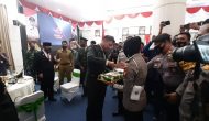 Permalink ke Usai Upacara HUT TNI ke-75, Kapolres Kampar Didampingi PJU Polres Serahkan Kue Ulang Tahun kepada Dandim 0313/ KPR