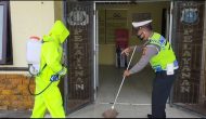 Permalink ke Cegah Penularan Covid-19, Polsek Kampar Kiri Hilir Rutin Lakukan Desinfeksi di Lingkungan Mako dan Asrama Permalink ke Cegah Penularan Covid-19, Polsek Kampar Kiri Hilir Rutin Lakukan Desinfeksi di Lingkungan Mako dan Asrama