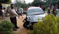 Permalink ke Gara-Gara Pecah Ban, Mobil Datsun Tabrak Pemotor Dijalan Raya Desa Batu Langka Kecil
