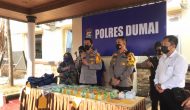 Permalink ke Polres Dumai Bekuk Dua Kurir Bersama ± 23 Kilogram Shabu Dan 19.937 Butir Pil Ekstasi Permalink ke Polres Dumai Bekuk Dua Kurir Bersama ± 23 Kilogram Shabu Dan 19.937 Butir Pil Ekstasi