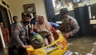 Permalink ke Wujud Negara Hadir, Personel TNI-Polri Dikerahkan Bantu Korban Banjir Permalink ke Wujud Negara Hadir, Personel TNI-Polri Dikerahkan Bantu Korban Banjir