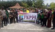 Permalink ke Kapolsek Tapung Gandeng FKPPI Lakukan Penanaman Pohon di Taman Desa Sibuak