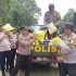 Menempuh Medan Ekstrem, Kapolsek Dumai Barat  AKP Syahrizal, S, E, M, H ,M Si Mengantar Bantuan Berupa Paket Sembako