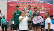 Permalink ke Irjen Pol Muhammad Iqbal Menutup Sekaligus Menyerahkan Piala