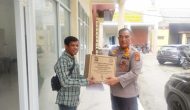 Permalink ke Jelang Idul Fitri Kapolresta Pekanbaru Melalui Kasi Humas, Berikan Bingkisan Lebaran Kepada Wartawan