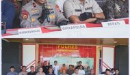 Permalink ke Waka Polda Riau Pimpin Konferensi Pers Operasi PETI 2025 di Polres Kuansing. Permalink ke Waka Polda Riau Pimpin Konferensi Pers Operasi PETI 2025 di Polres Kuansing.
