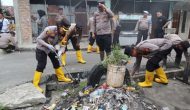 Permalink ke Polres Dumai dan Polsek Jajaran Melaksanakan Pembersihan Sampah Secara Serentak