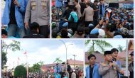 Permalink ke Demo Depan Mapolda Riau Berlangsung Damai, Kapolda Riau Langsung Temui Ojol dan Mahasiswa